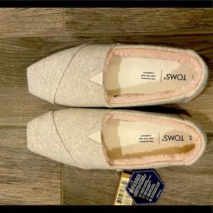 Toms women’s flats